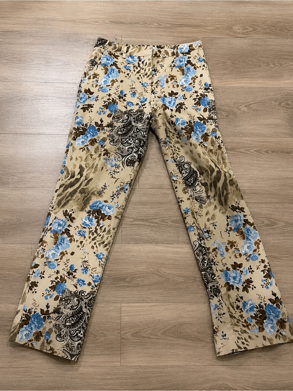 Beige Floral Print Wild with Blue Accents size 6